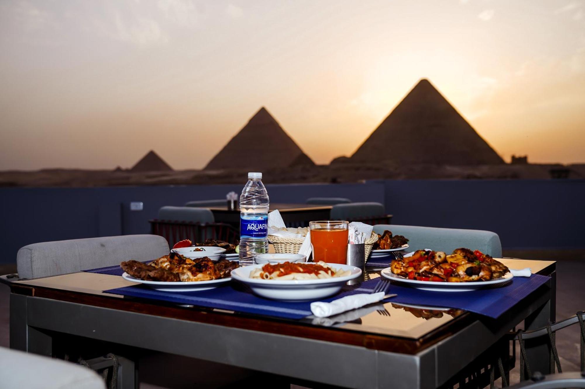 Pyramids Hotel Kafret el-Gabal Buitenkant foto