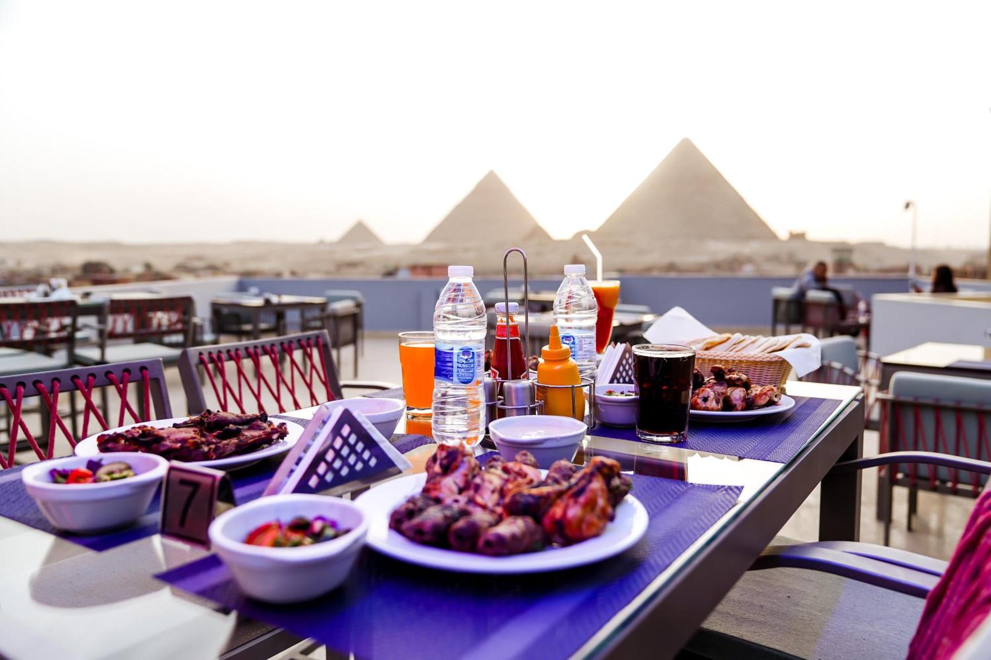 Pyramids Hotel Kafret el-Gabal Buitenkant foto